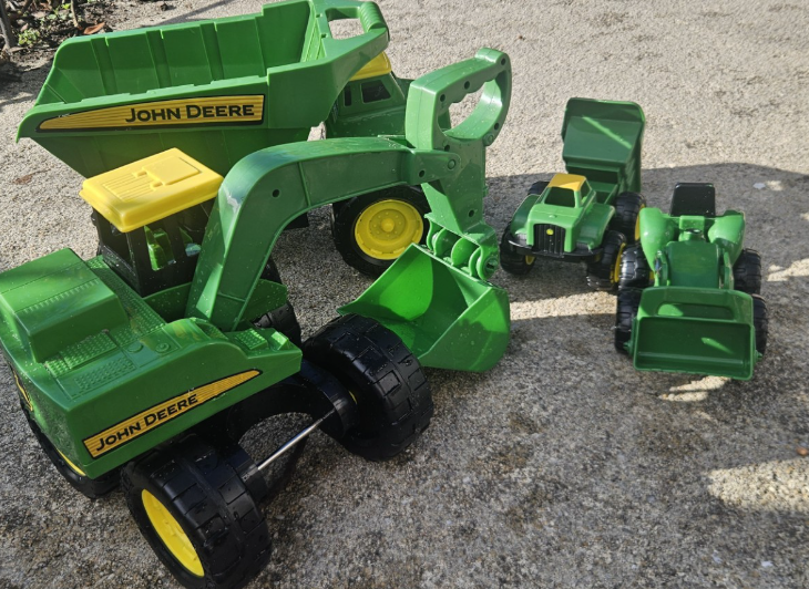 John Deere Diggers and Dump Trucks